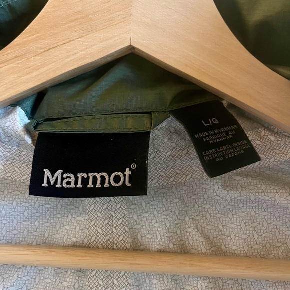Marmot Olive Green Rain Jacket / Windbreaker - Picture 3 of 3